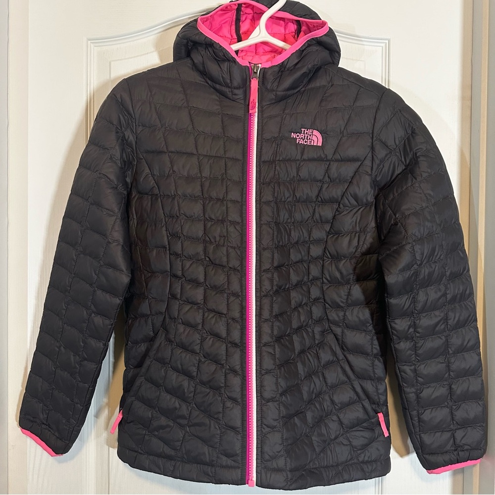 The North Face Girls Large Black Pink Lightweight Thermoball Zip Hooded Jacket